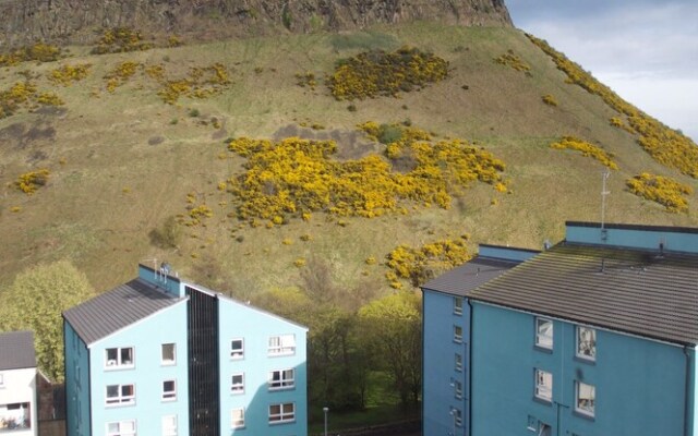 Central Edinburgh Apartment