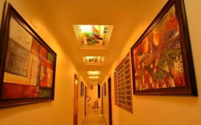 Hotel Happy Home The Lake Paradise