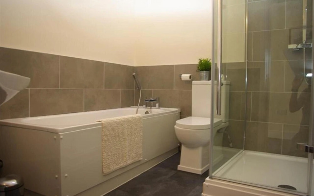 The Roaches Suite - Premier Serviced Accommodation