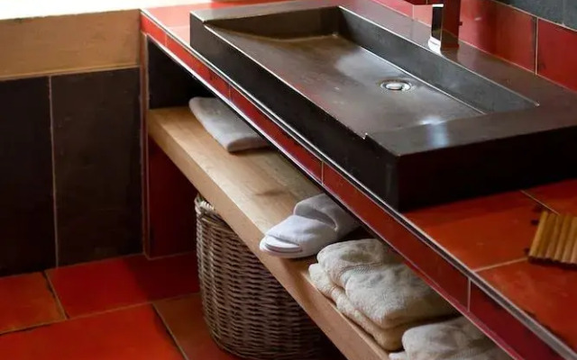 Château Latour Segur Suites & Spa