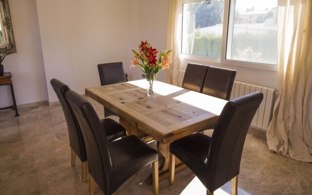 071 Villa Alqueries