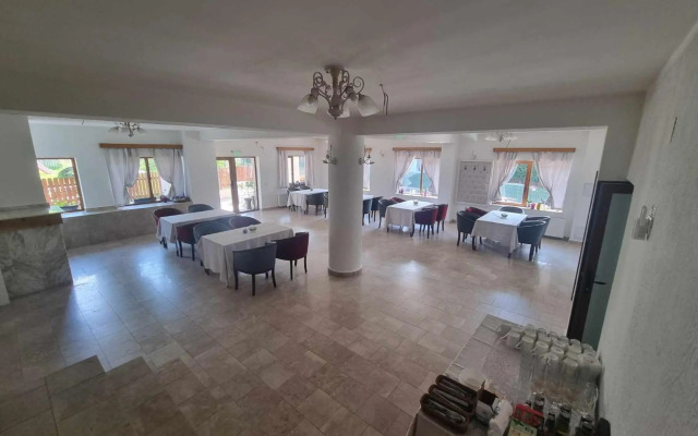 Pensiunea Anotimpuri by Casa Sandu