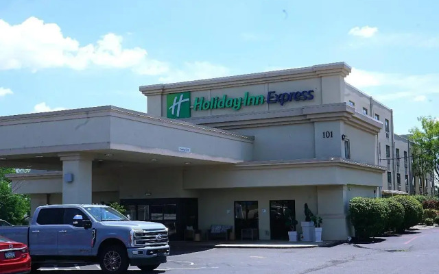 Holiday Inn Express Philadelphia Airport by IHG