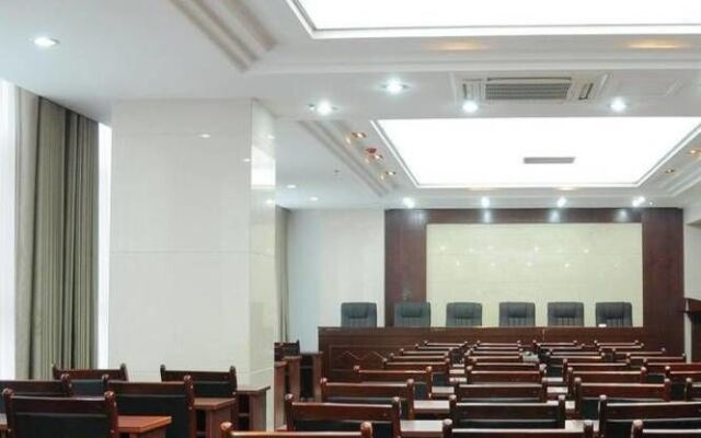 Longcheng Hotel