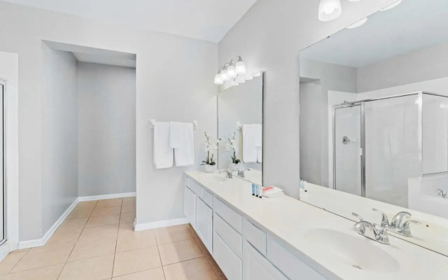 5049 Shoreway Loop #203
