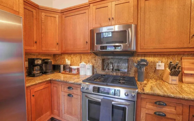 Moonridge Mountain Retreat