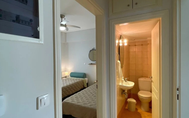 Ageliki's Athens Centre 2BDRM & Parking