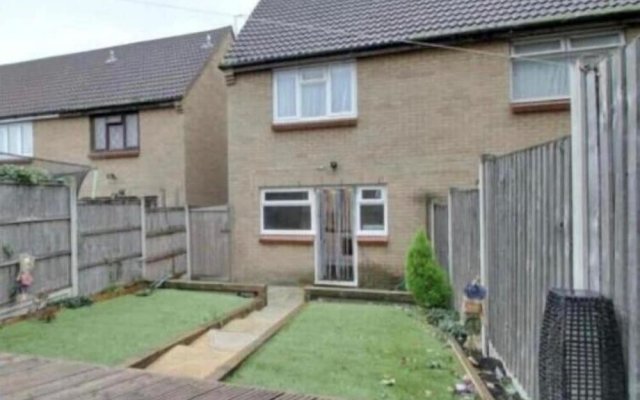 Beautiful 2-bed House in Grays