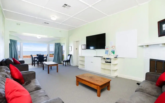 Beachfront Bliss - Wi-fi BBQ Group House