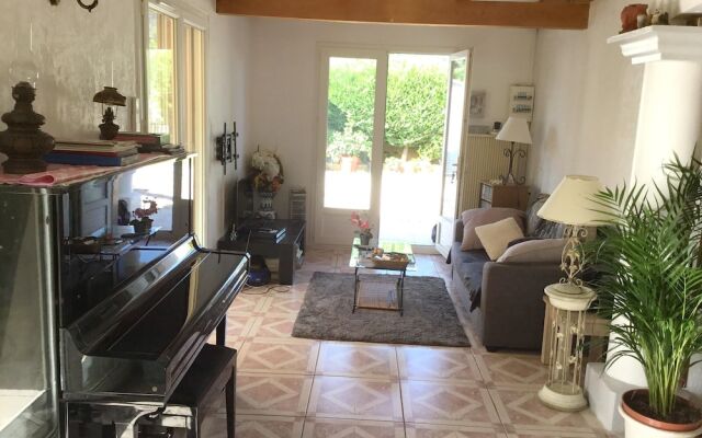 House With 2 Bedrooms in Gonfaron, With Enclosed Garden and Wifi - 30 km From the Beach