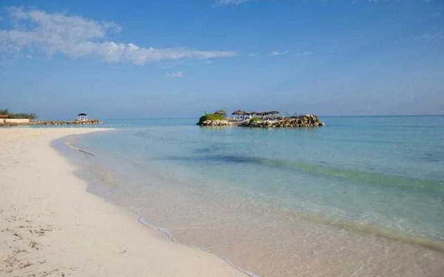 Hotel Breezes Trelawny Resort & Spa