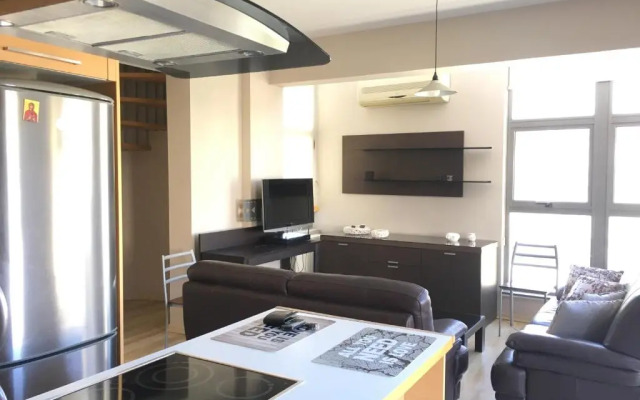 Alex Residence 103