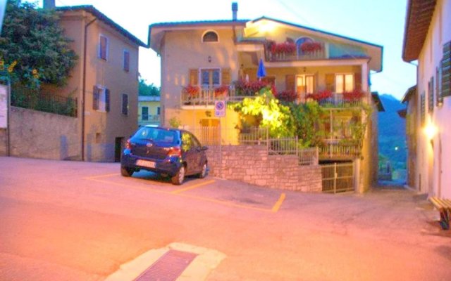 Apartment with 2 bedrooms in Prabione with wonderful mountain view furnished balcony and WiFi 8 km from the beach