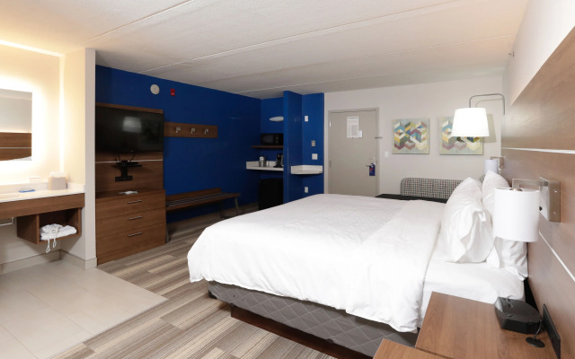 Holiday Inn Express & Suites Tempe by IHG