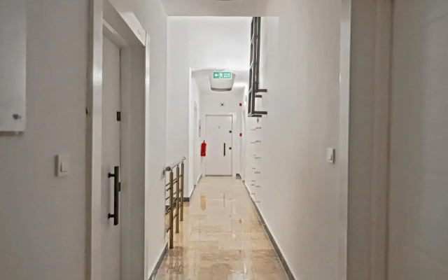 Adam Apart Hotel