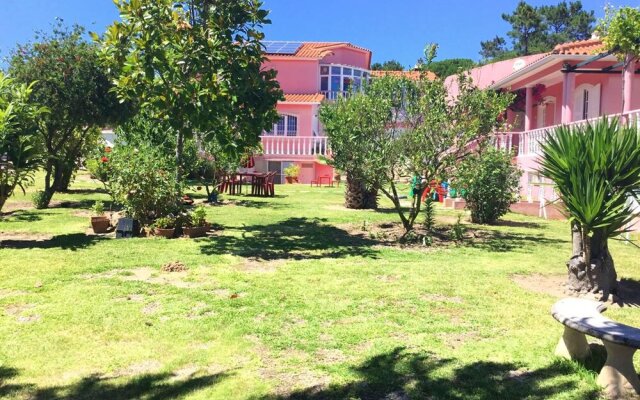 Apartment with 3 Bedrooms in Sintra, with Pool Access, Enclosed Garden And Wifi - 3 Km From the Beach