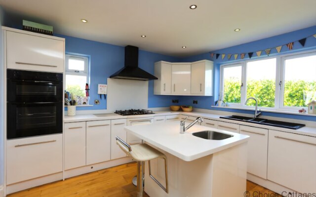 Croyde Waves 4 Bedrooms