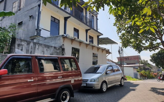 OYO Life 92622 Jatiluhur Kost Syariah