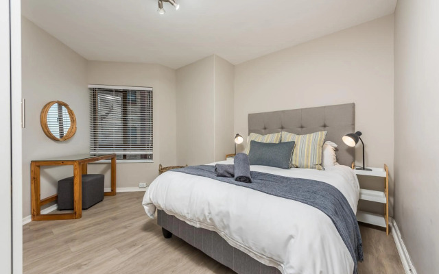 Beacon Wharf , George Hay 3 Holiday Accommodation