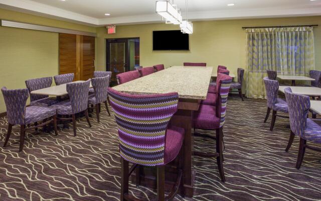 Holiday Inn Express Hotel & Suites St. Paul-Woodbury by IHG