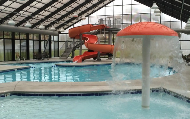 Grand Smokies Resort Lodge