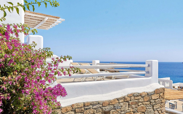 Mykonos Lolita, A Grecotel Resort to Live