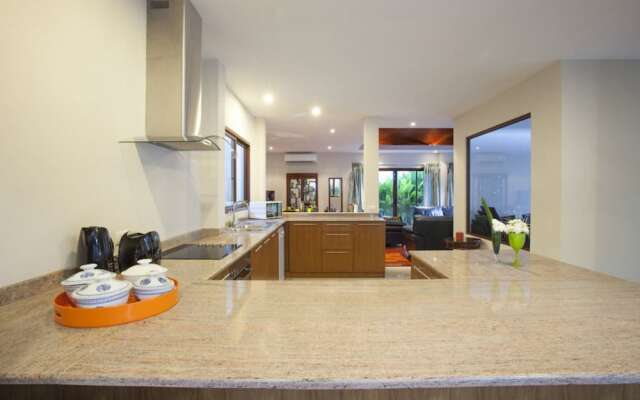 Exotic Boutique 4BR Pool Villa Toya