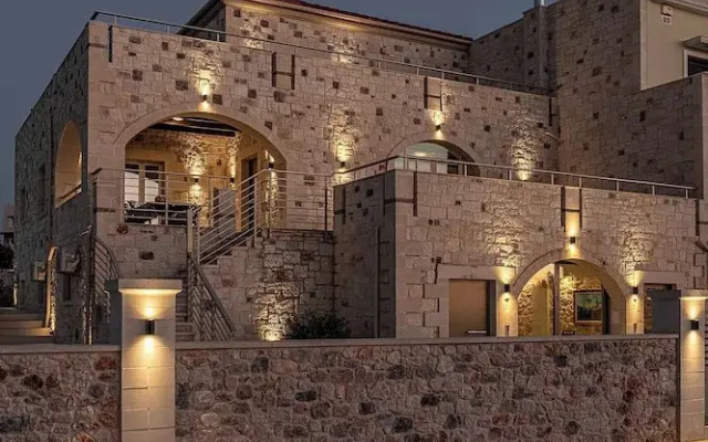 Luminus Arcus Villa