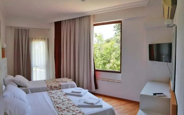 Ugur Hotel