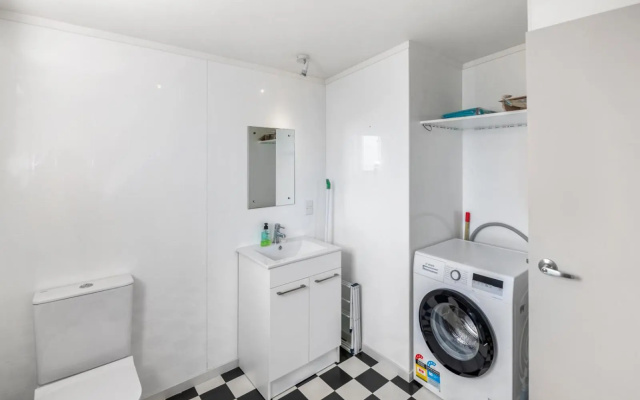 The Fritz - New Plymouth Holiday Home – Guest Rooms – New Plymouth