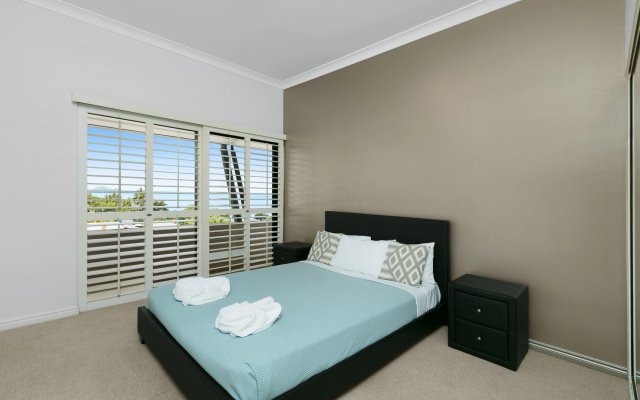 Mantra Esplanade – Guest Rooms – Cairns