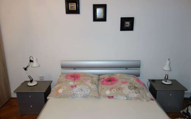 Tolstov-Hotels Large 3,5 Room Apartment