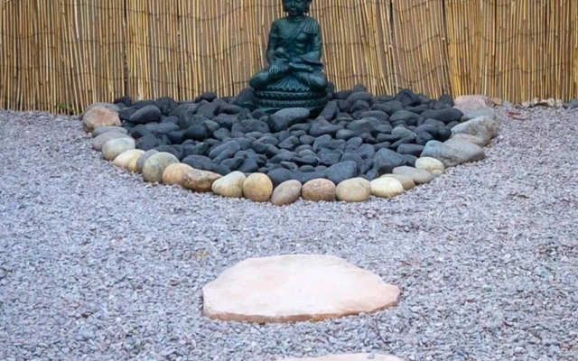 Zen Living Minutes From Little Saigon