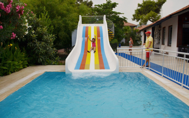 Club Akman Beach Hotel
