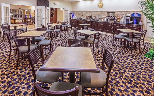 La Quinta Inn & Suites by Wyndham Alvin