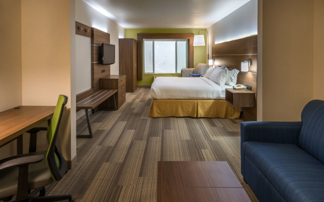 Holiday Inn Express & Suites Carson City by IHG