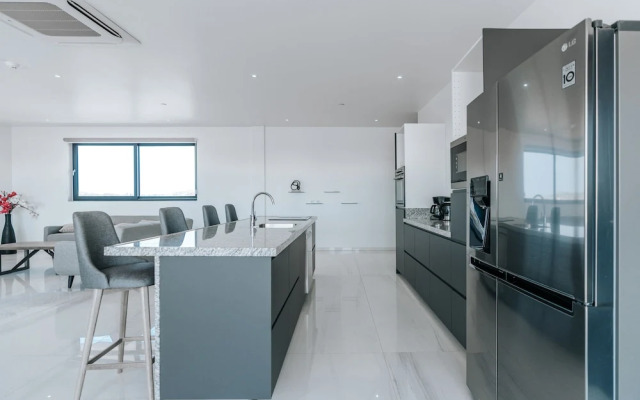 Gray Door Apartments - Adults Only
