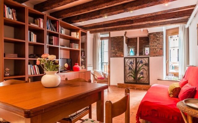 Venice Canal View Boutique Apartment