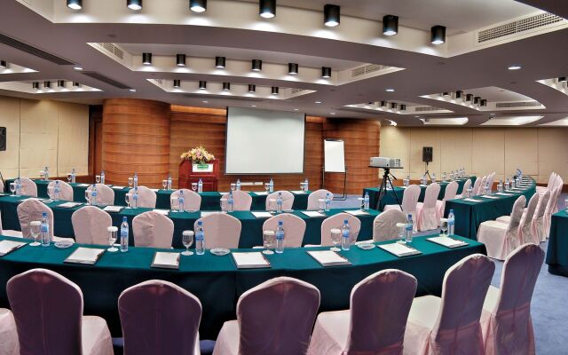 Crowne Plaza Zhuhai City Center by IHG