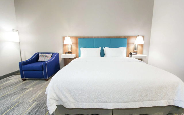 Hampton Inn Mustang