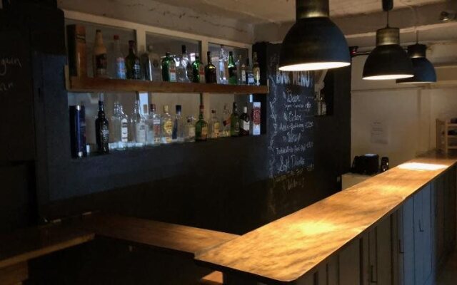 Le Penguin Hostel