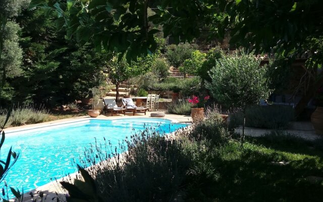 Evia FoxHouse