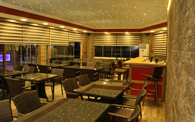 Dolphin Apart & Hotel