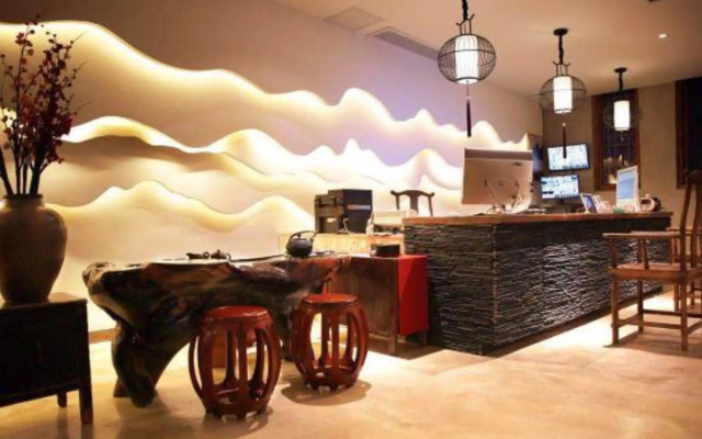 Brother Hotel (Chongqing Bagongli Used Car Trading Market)