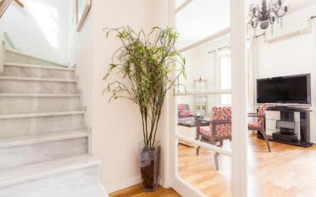 City Rooftop Paradise