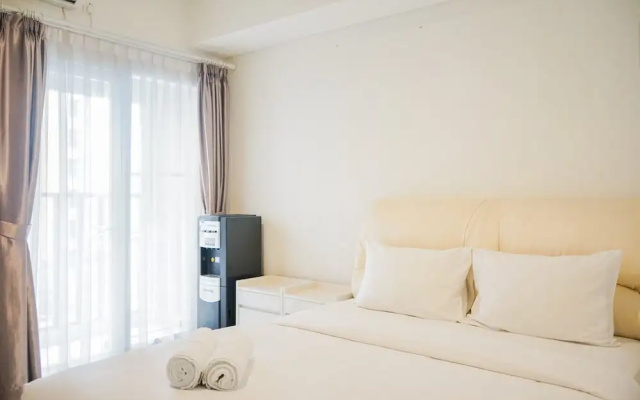 Minimalist Pool View Low Rise Studio @ Paramount Skyline Apartment – Guest Rooms – Tangerang