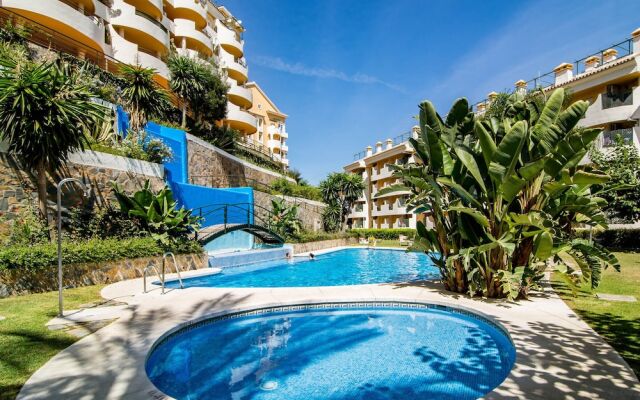 SAT - Contemporary Apartment in Puerto Banus