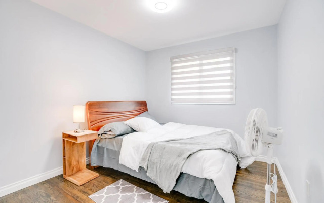 Tranquil & Cozy 30 min to Toronto ~ Backyard ~ Pkg