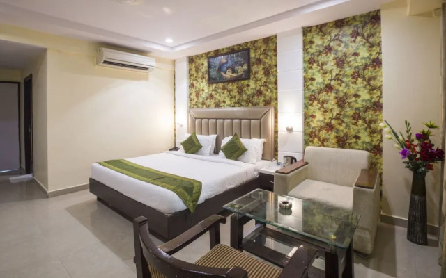 Hotel Paras Inn by Treebo Hotels