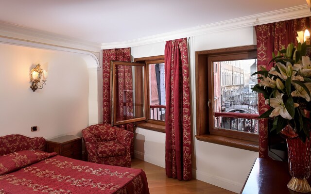 Torre dell'Orologio Suites